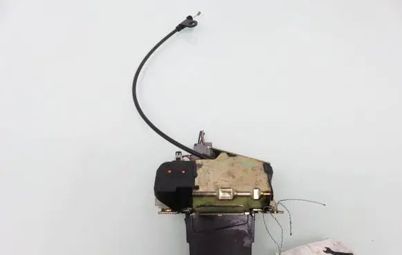 Volvo S60 Tailgate/trunk/boot lock/catch/latch 8652398