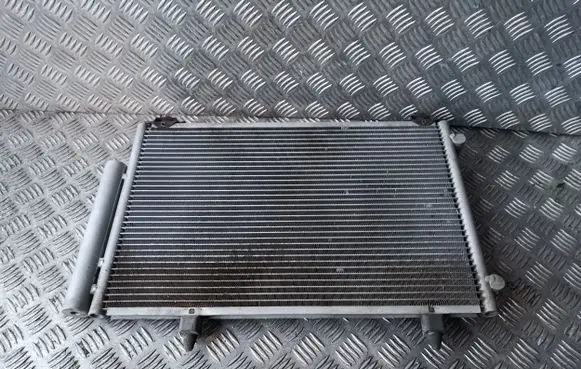 Toyota Yaris A/C cooling radiator (condenser)