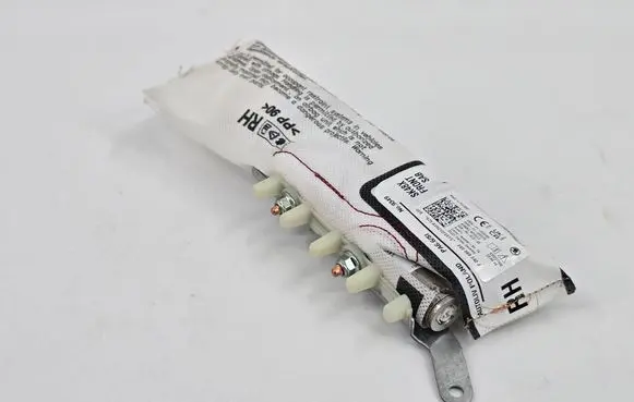 Skoda Superb B8 (3V) Seat airbag 3V0880242J 630227900