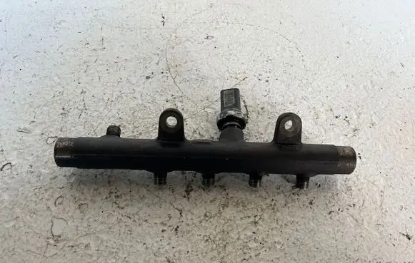 Nissan Qashqai Fuel main line pipe 8200815617 5WS40154 H8200296867