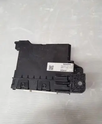 Toyota Avensis T270 Other control units/modules 8865005350
