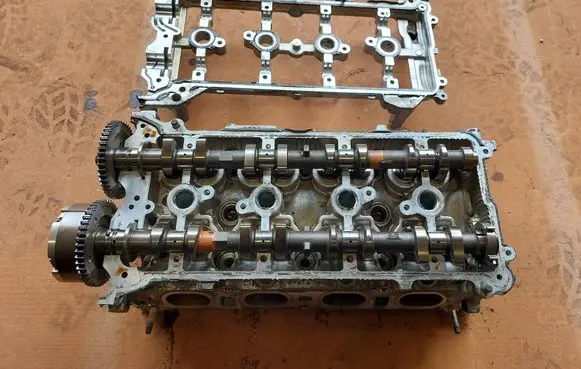 Renault Laguna III Engine head 