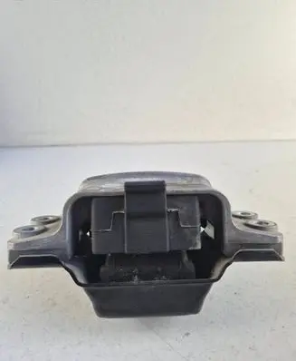 Engine mount bracket