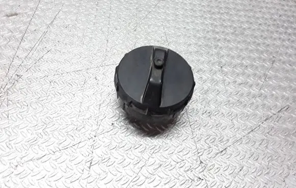 Mitsubishi Grandis Fuel tank filler cap 