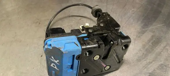 Volvo S80 Front door lock