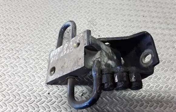 Volkswagen PASSAT B5 Front door lower hinge 