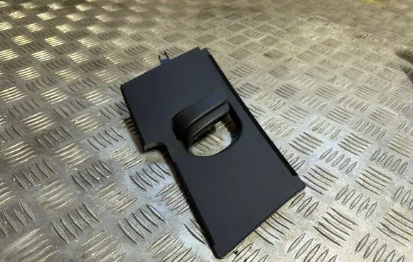 Volvo XC90 Seat belt trim 31389168