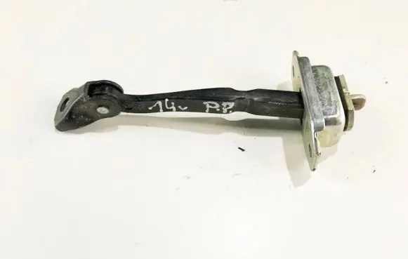 Nissan Qashqai Front door check strap stopper