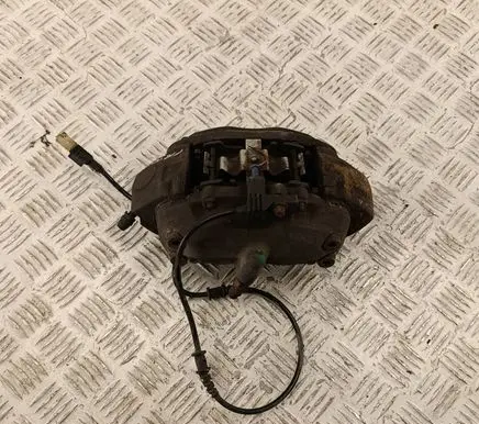 Mercedes-Benz CLS C219 Front brake caliper 