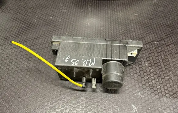 Mercedes-Benz E W210 Central locking vacuum pump 2108000048 0132006338