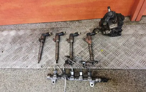 Hyundai ix35 Fuel injection system set 331002A420