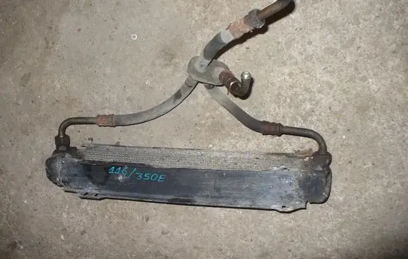 Mercedes-Benz S W116 Oil filter mounting bracket
