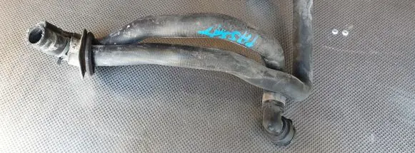 Volkswagen PASSAT B5.5 Engine coolant pipe/hose 8D0819373N