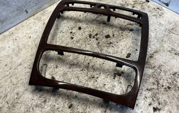 Radio/GPS head unit trim