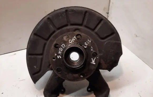 Skoda Octavia Mk2 (1Z) Front wheel hub