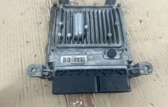Mercedes-Benz C W204 Engine control unit/module A6519007401 28328588 A6519011801