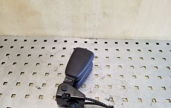Rear seatbelt buckle