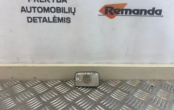 Nissan X-Trail T30 Front fender indicator light 013192