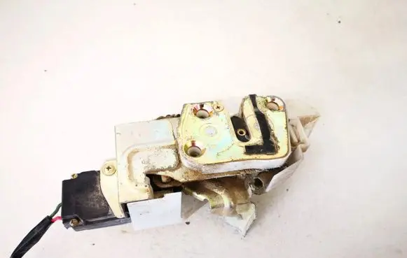 Mazda 323 F Front door lock