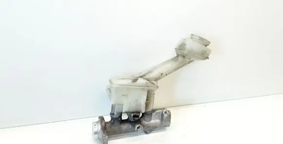 Master brake cylinder