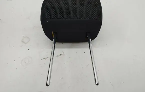 Hyundai i30 Front seat headrest 