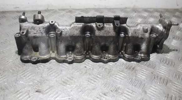 Toyota Avensis T250 Intake manifold
