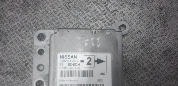Nissan Primera Airbag control unit/module 98820AV200 0285001420