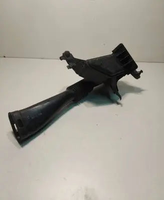 Mazda 3 I Air intake duct part Z60113200A 142409250