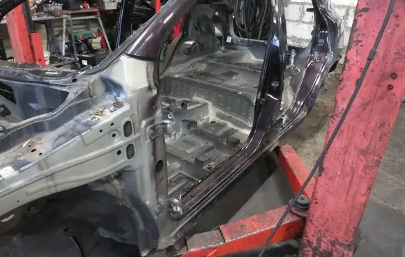 Nissan Qashqai Pillar (middle) KRIS235789