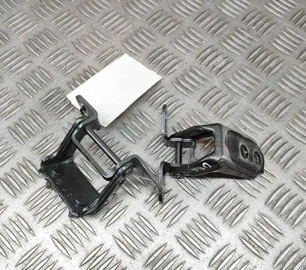 Nissan Juke II F16 Rear door hinge set 824005RB0A 824205RB0A