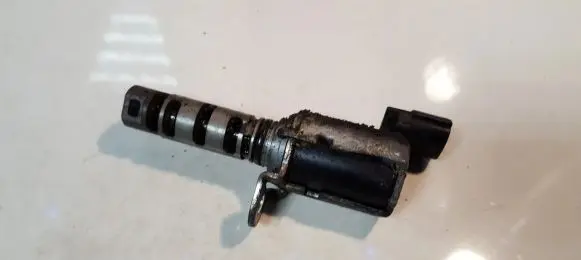 Toyota RAV 4 (XA20) Camshaft vanos timing valve 