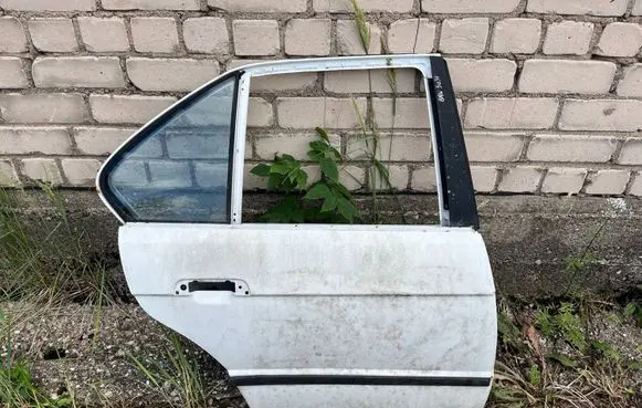 BMW 5 E34 Rear door