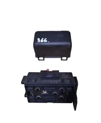 Renault Megane II Relay mounting block 8200222930 8200222933B