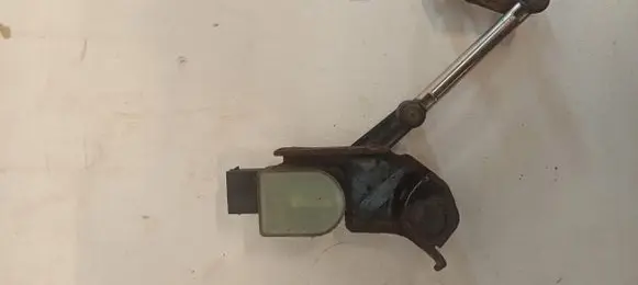 Headlight/headlamp level sensor