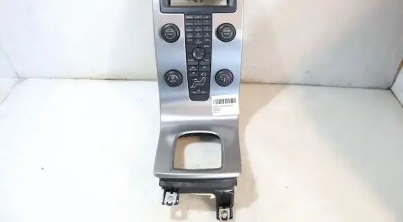 Volvo V50 Head unit multimedia control 