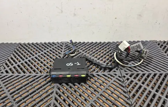 Lexus GS 300 350 430 450H Fuse module 8921153020