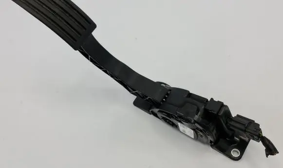 Volvo V40 Accelerator throttle pedal 31280597