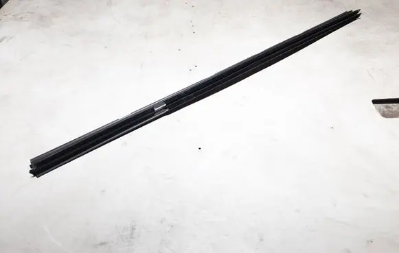 Volkswagen Touran II Rubber seal rear door window/glass 1T0839472B