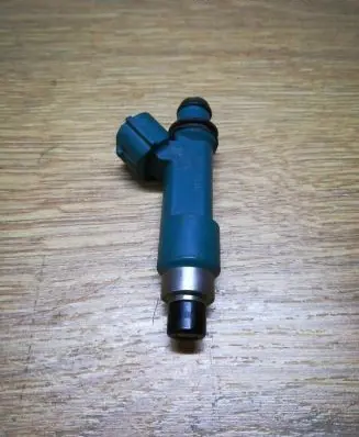 Mazda 2 Fuel injector 2975000460