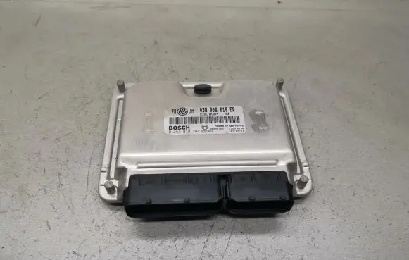Volkswagen PASSAT B5.5 Engine control unit/module 038906019ER 0281010704