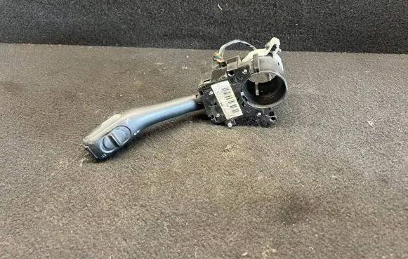 Volkswagen PASSAT B5.5 Indicator stalk 1J0953513