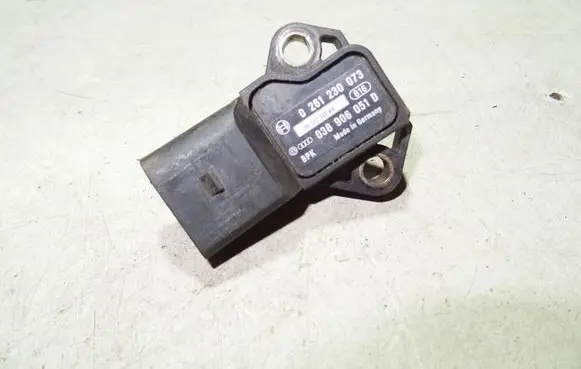 Volkswagen Scirocco Air pressure sensor 0261230073 038906051D