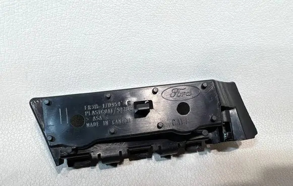 Ford Mustang VI Fender mounting bracket FR3B17D959
