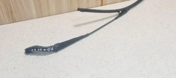 Mercedes-Benz A W169 Front wiper blade arm A1698200240