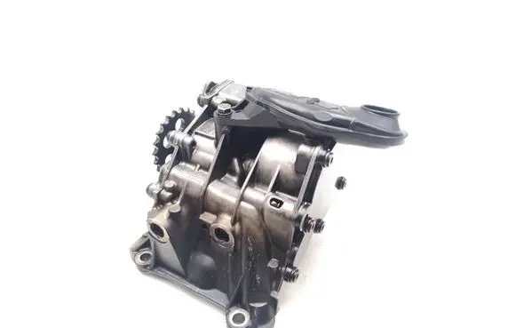 BMW 1 F20 F21 Oil pump 8513756 851375608
