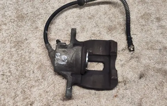 Citroen C3 Front brake caliper 83261