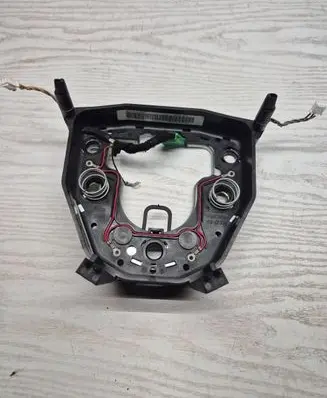 Steering wheel buttons/switches