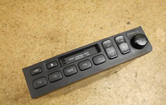 Toyota Land Cruiser (J100) Radio/CD/DVD/GPS head unit 8612060330