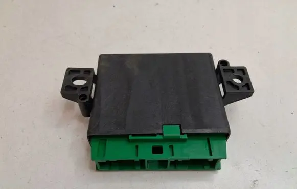 Peugeot 5008 Central body control module 9858925980