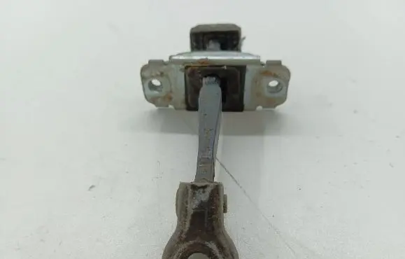 Hyundai i30 Front door check strap stopper